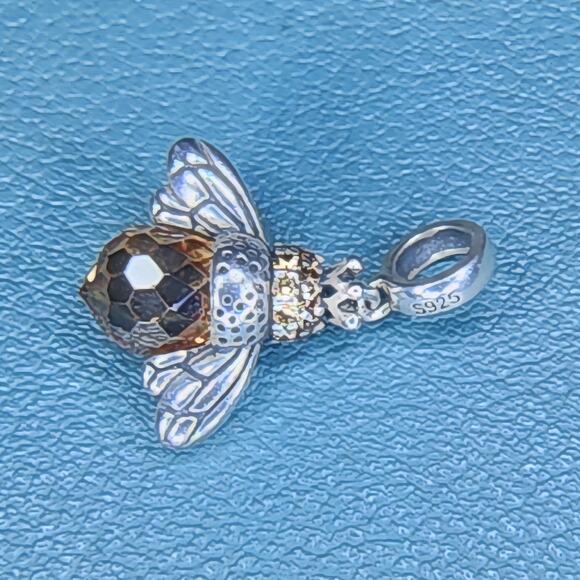 Vintage Sterling Silver Queen Bee Rhinestone Charm Pendant - Picture 5 of 8